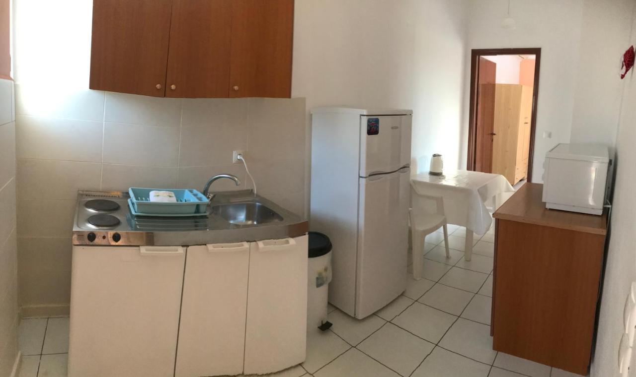 Virginia Apartments Vitaládes Екстериор снимка