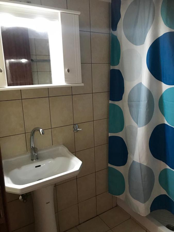 Virginia Apartments Vitaládes Екстериор снимка