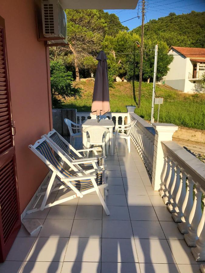 Virginia Apartments Vitaládes Екстериор снимка